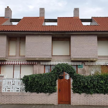 Vila Adosado Con Piscina Y Jardin En Laredo A 100 Mtrs De La Playa Exteriér fotografie