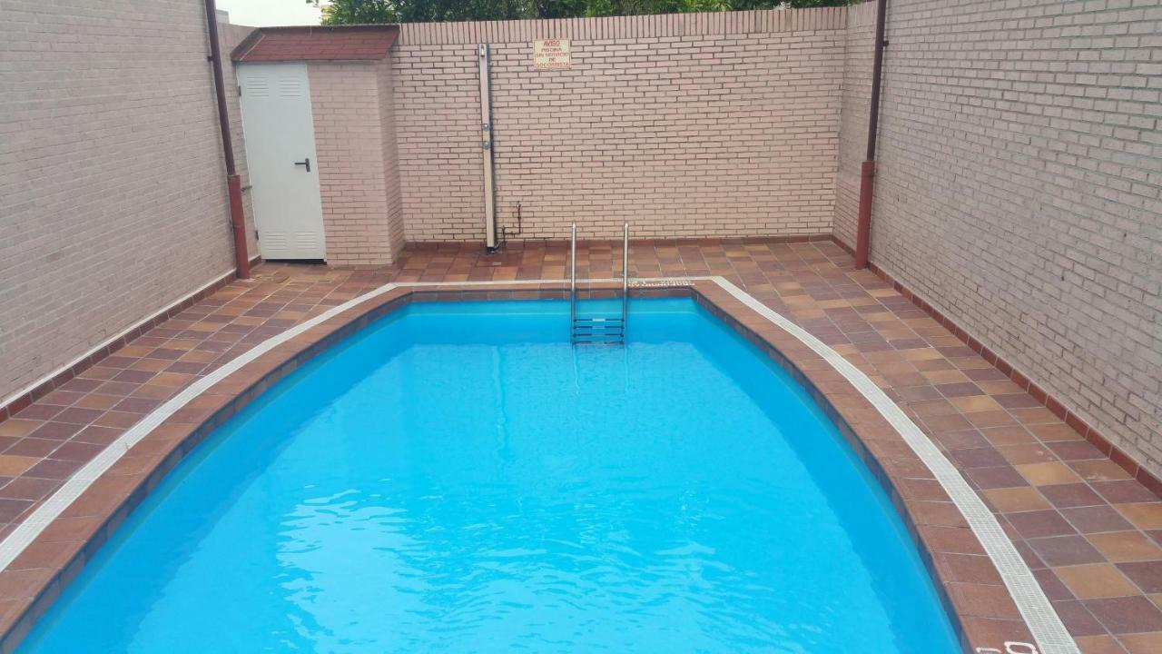 Vila Adosado Con Piscina Y Jardin En Laredo A 100 Mtrs De La Playa Exteriér fotografie